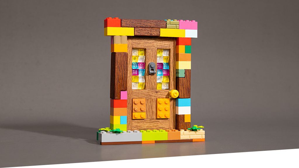 Modelmaking miniatures: Lego Store entrance wide shot